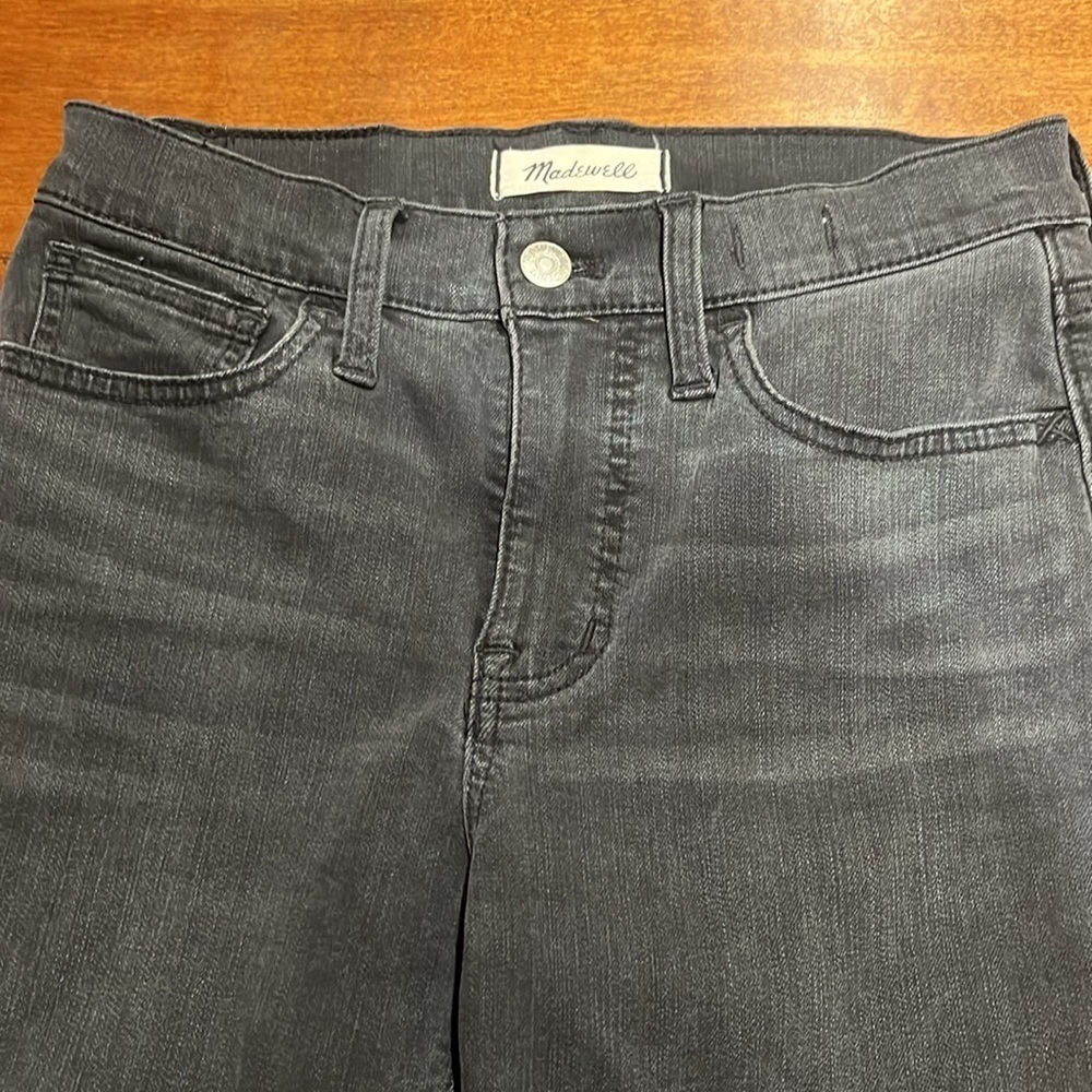 Madewell 9" Mid-Rise Roadtripper Supersoft Jeans in Ashmont Wash - Picture 14 of 16